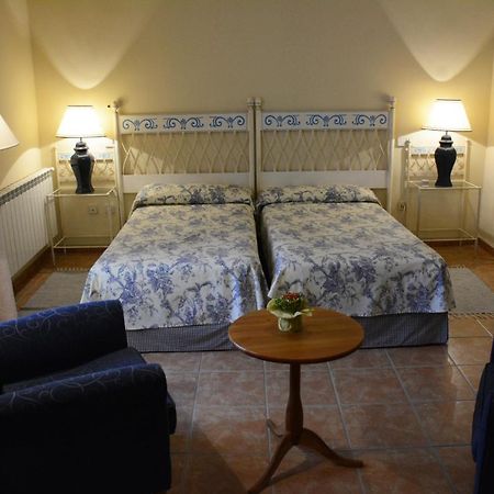 Hostal Rural Cumbres De Castilla Mandayona Exterior foto