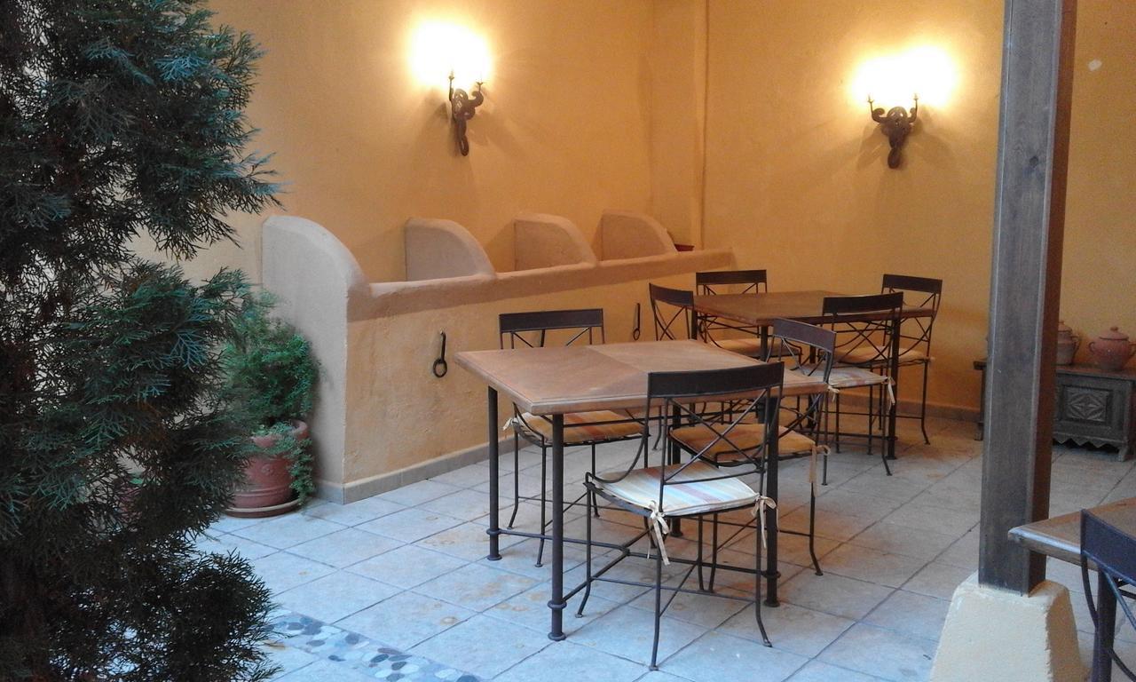 Hostal Rural Cumbres De Castilla Mandayona Exterior foto