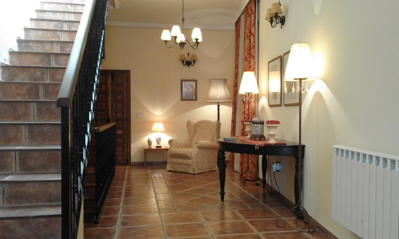 Hostal Rural Cumbres De Castilla Mandayona Exterior foto