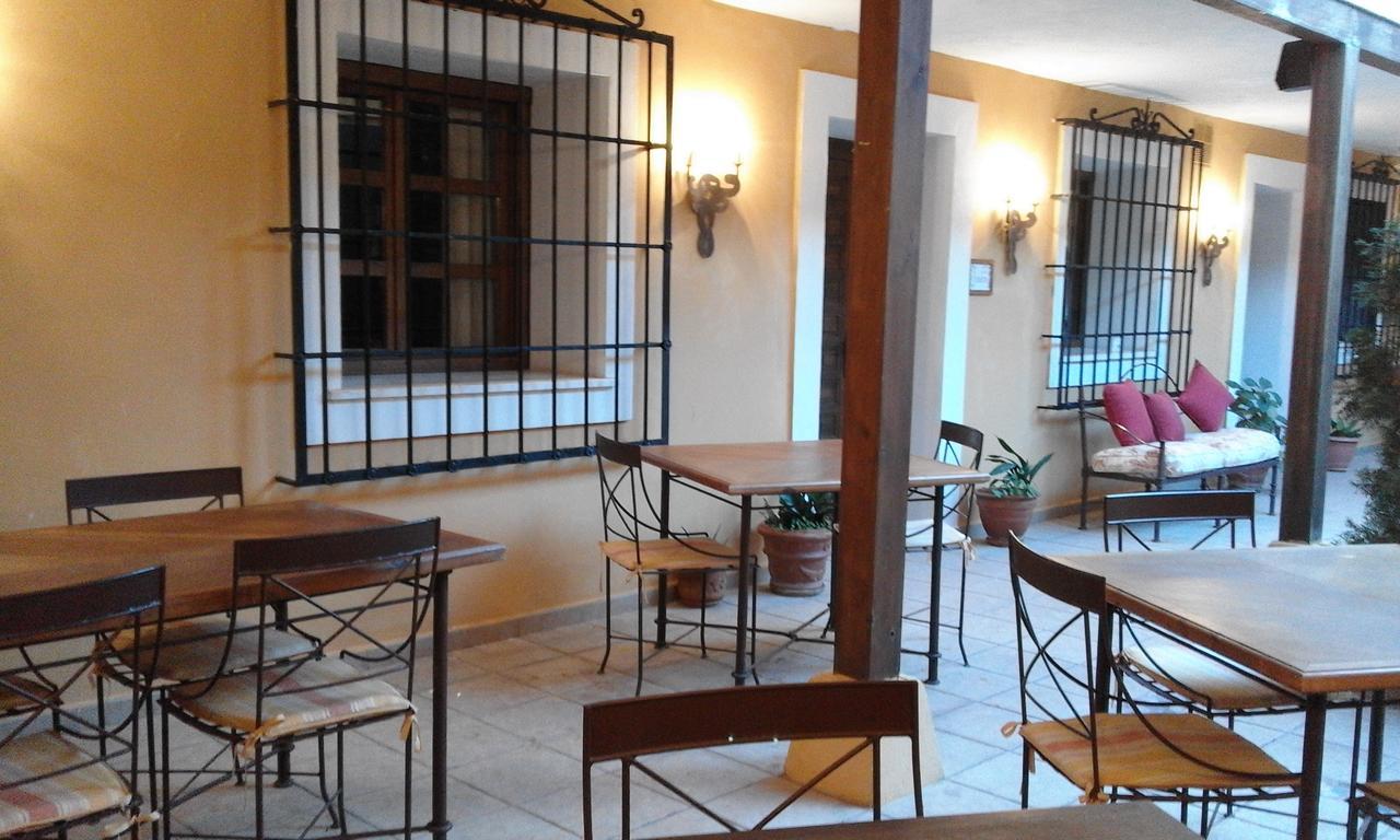 Hostal Rural Cumbres De Castilla Mandayona Exterior foto