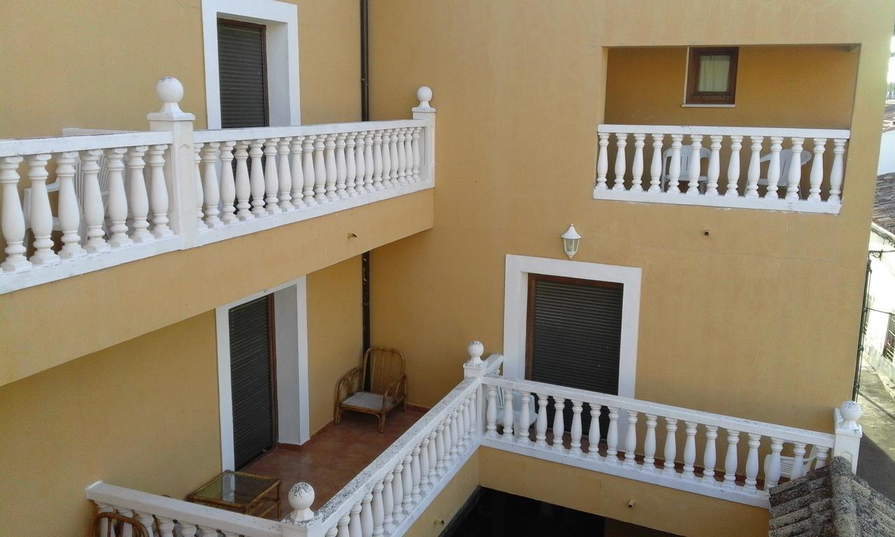 Hostal Rural Cumbres De Castilla Mandayona Exterior foto
