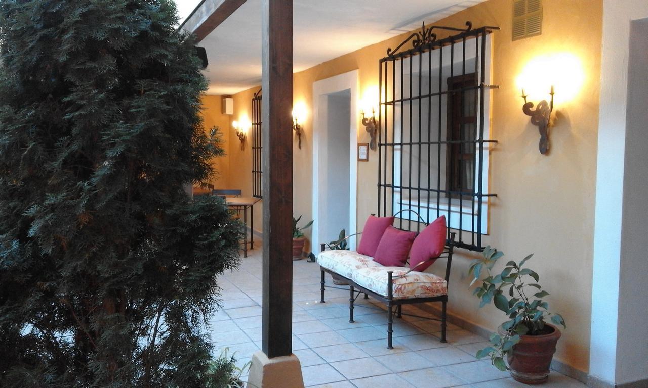 Hostal Rural Cumbres De Castilla Mandayona Exterior foto