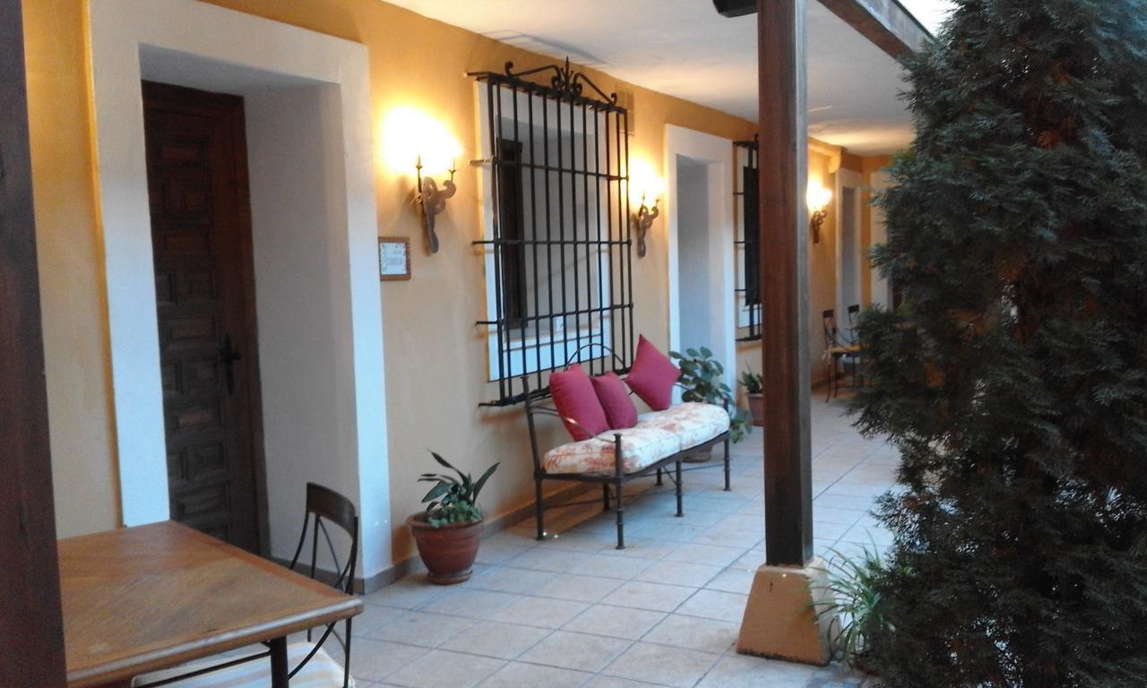 Hostal Rural Cumbres De Castilla Mandayona Exterior foto