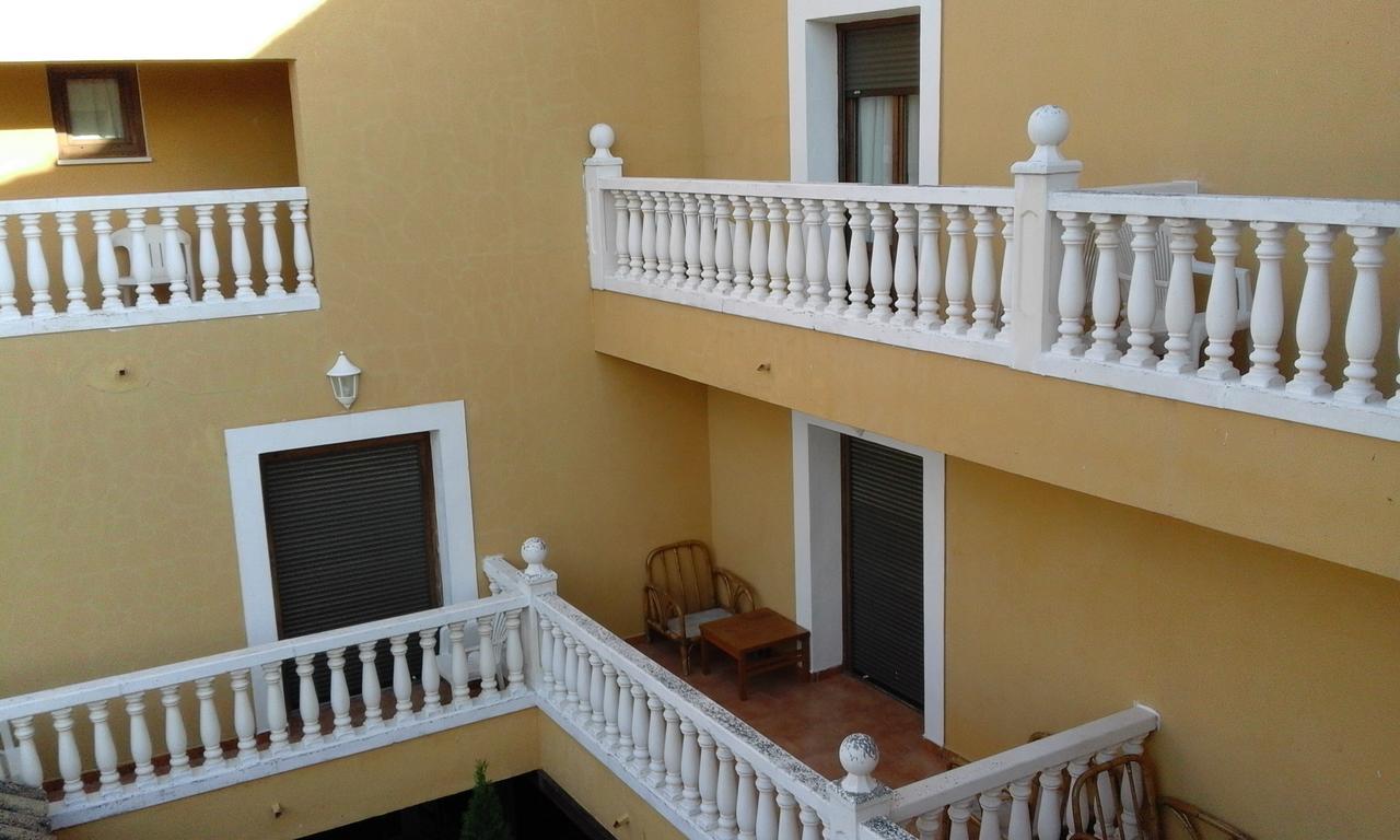 Hostal Rural Cumbres De Castilla Mandayona Exterior foto