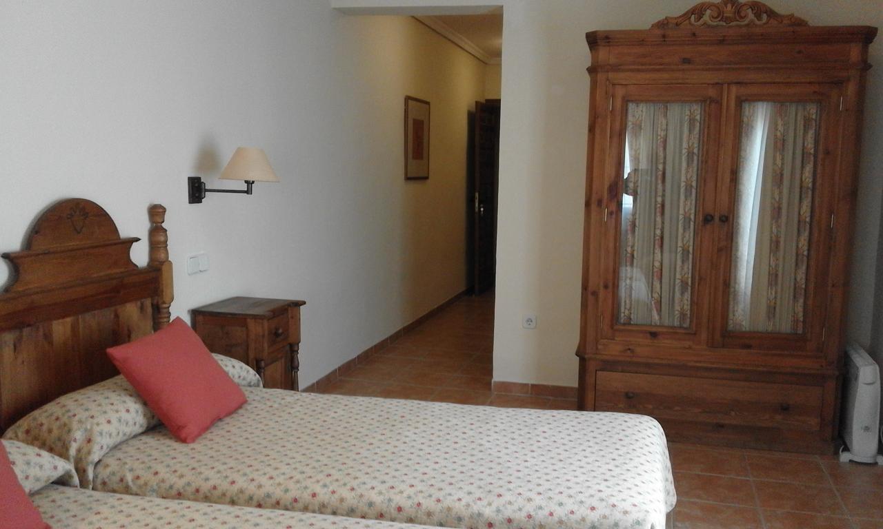 Hostal Rural Cumbres De Castilla Mandayona Exterior foto