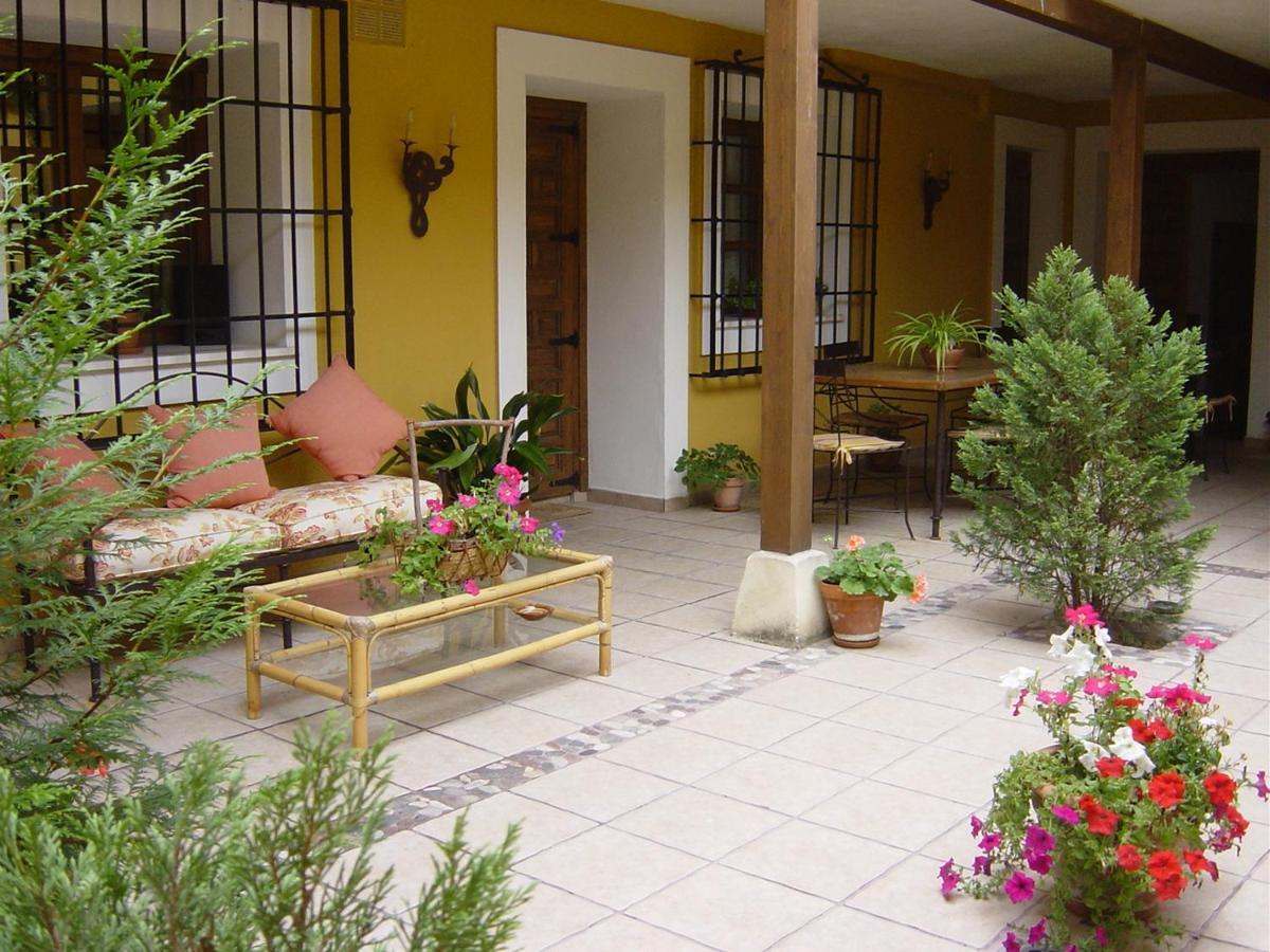 Hostal Rural Cumbres De Castilla Mandayona Exterior foto